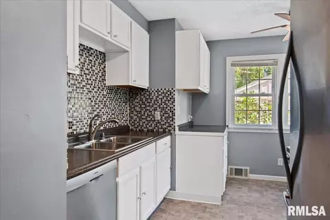 2308 S Pasfield St, Springfield, IL 62704 photo 9
