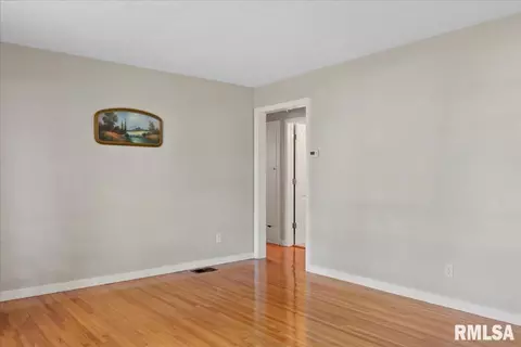 2308 S Pasfield St, Springfield, IL 62704 photo 5