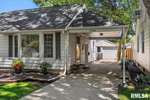 2308 S Pasfield St, Springfield, IL 62704 photo 2