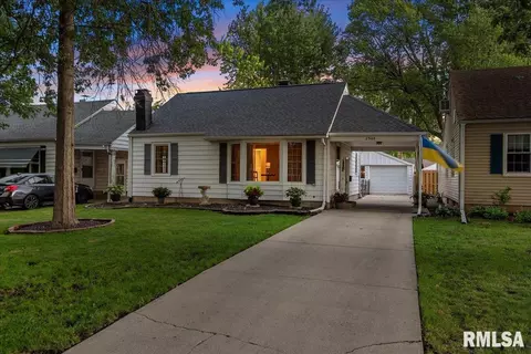 2308 S Pasfield St, Springfield, IL 62704