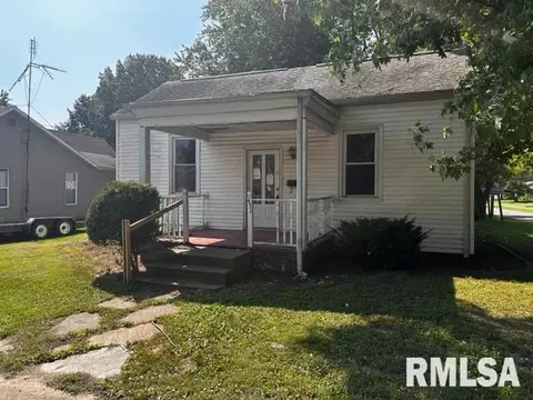 431 W 2nd South St, Carlinville, IL 62626