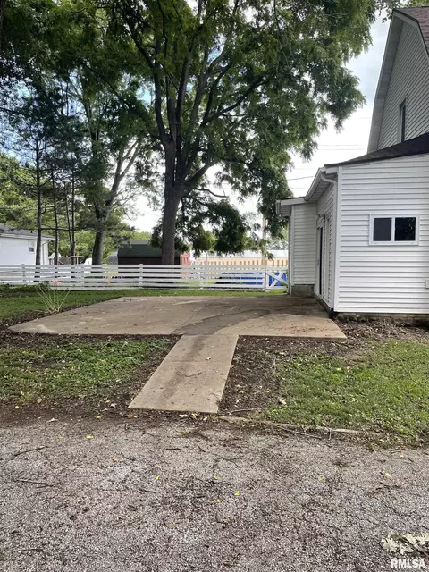 896 E State St, Jacksonville, IL 62650 photo 41