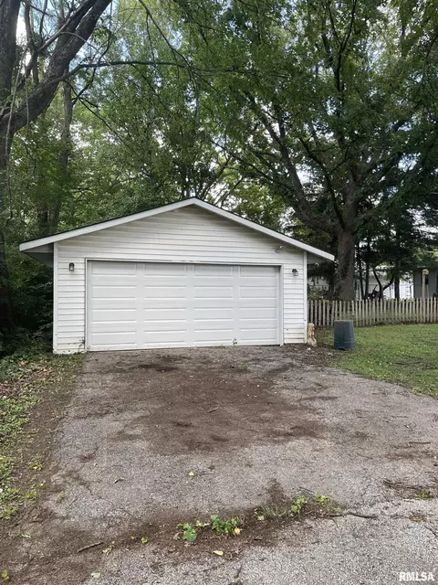 896 E State St, Jacksonville, IL 62650 photo 40