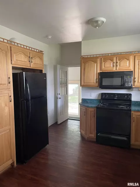 896 E State St, Jacksonville, IL 62650 photo 12
