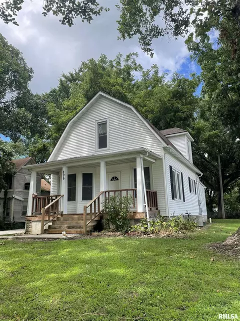 896 E State St, Jacksonville, IL 62650