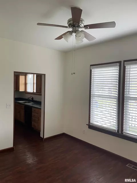 896 E State St, Jacksonville, IL 62650 photo 23