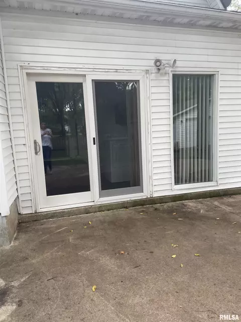 896 E State St, Jacksonville, IL 62650 photo 36