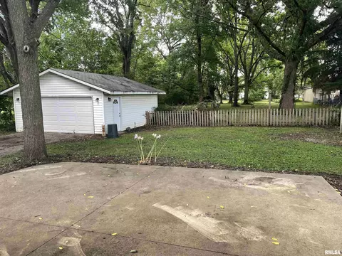 896 E State St, Jacksonville, IL 62650 photo 37