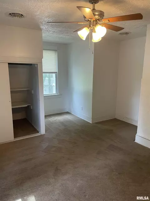 896 E State St, Jacksonville, IL 62650 photo 28
