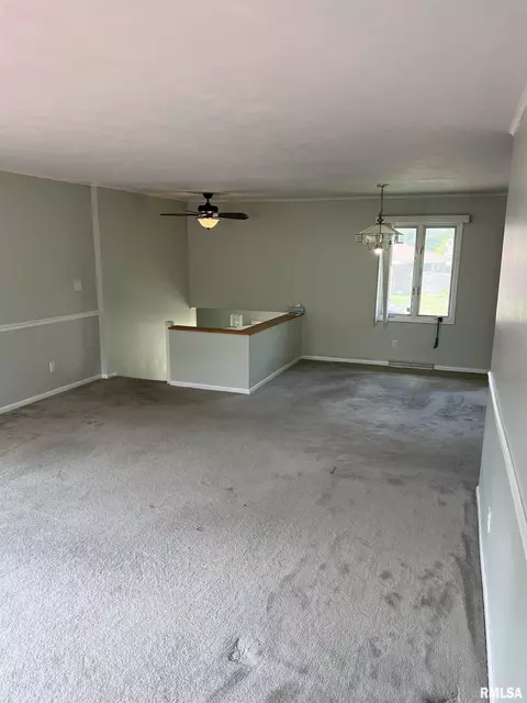 3122 Olympic Dr, Springfield, IL 62704 photo 4