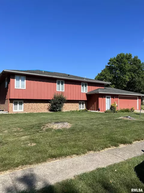 3122 Olympic Dr, Springfield, IL 62704