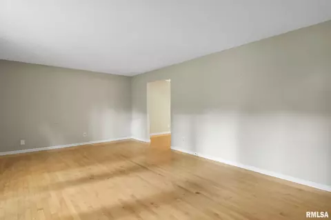 137 Cypress Point Dr, Springfield, IL 62704 photo 7
