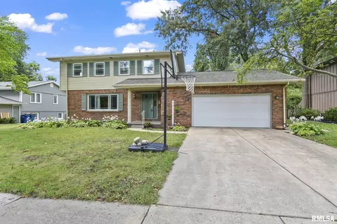 137 Cypress Point Dr, Springfield, IL 62704 photo 2
