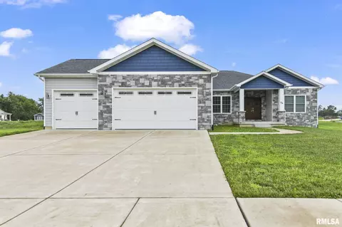 64 Firefly Ct, Chatham, IL 62629