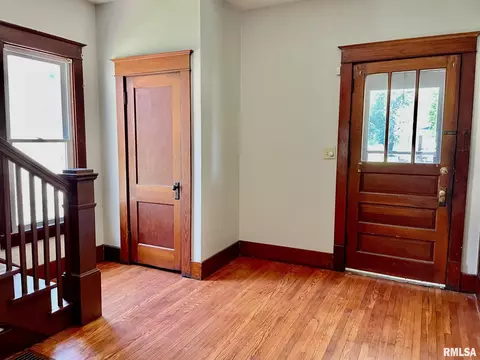 1709 E Reynolds St, Springfield, IL 62702 photo 2