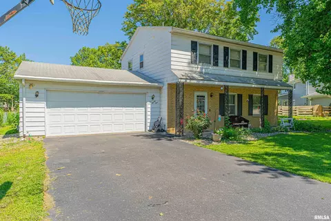 224 Rhoads Ave, Lincoln, IL 62656 photo 2