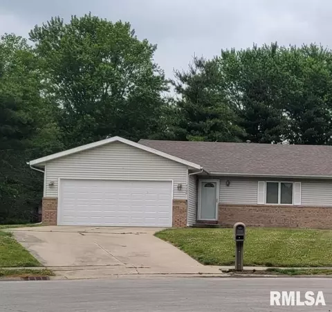 4200 Pickfair Rd, Springfield, IL 62703