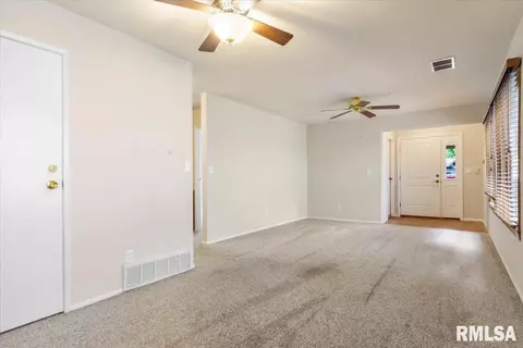12 Oakbend Ct, Springfield, IL 62704 photo 6