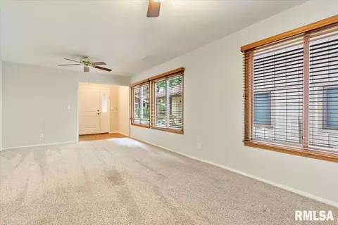 12 Oakbend Ct, Springfield, IL 62704 photo 9
