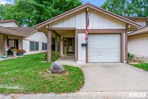 12 Oakbend Ct, Springfield, IL 62704