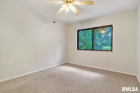 12 Oakbend Ct, Springfield, IL 62704 photo 21