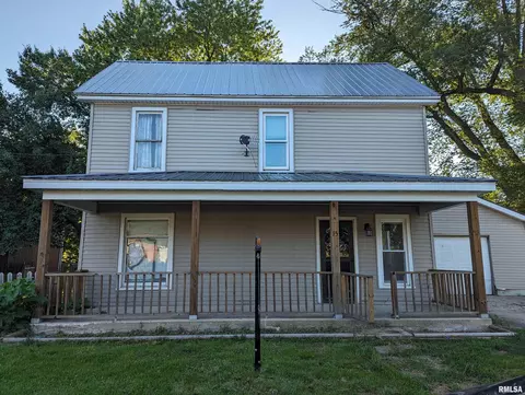 15 N Main St, Basco, IL 62313