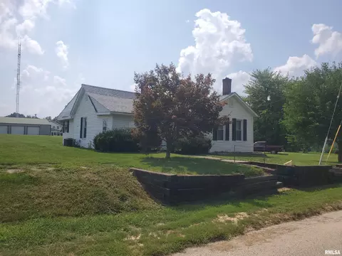 132 W Springfield St, Virginia, IL 62691