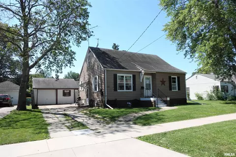 1158 E Brooks St, Galesburg, IL 61401