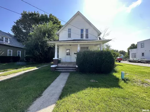 551 Maple Ave, Galesburg, IL 61401