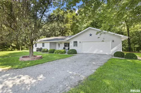19550 Athens Blacktop Rd, Petersburg, IL 62675