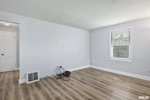 2204 E Kys, Springfield, IL 62702 photo 7