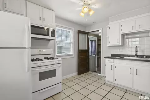 2204 E Kys, Springfield, IL 62702 photo 8