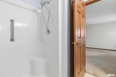 5013 Manhattan Dr, Springfield, IL 62711 photo 21