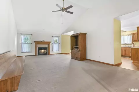 5013 Manhattan Dr, Springfield, IL 62711 photo 8