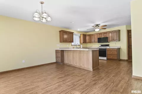 5013 Manhattan Dr, Springfield, IL 62711 photo 12