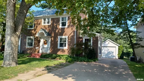 710 N 24th St, Quincy, IL 62301