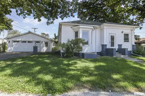 123 E Green St, Virden, IL 62690