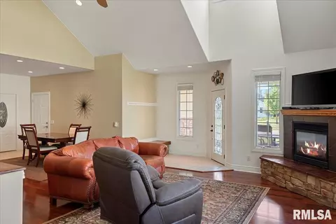 2801 Haverhill, Springfield, IL 62711 photo 9