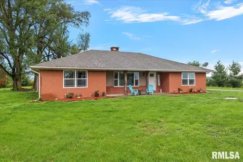24365 Edwards St, Greenview, IL 62642