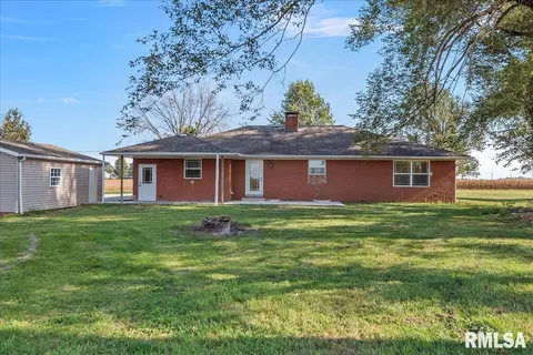 24365 Edwards St, Greenview, IL 62642 photo 11