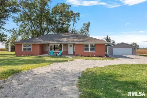 24365 Edwards St, Greenview, IL 62642 photo 3