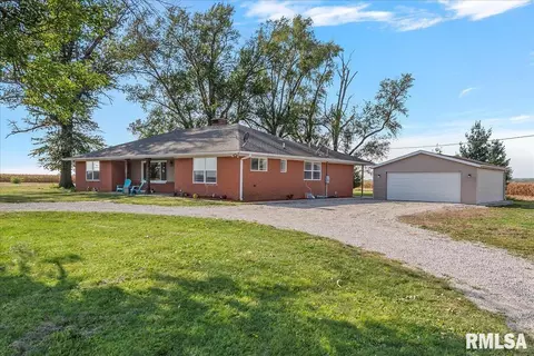 24365 Edwards St, Greenview, IL 62642 photo 4