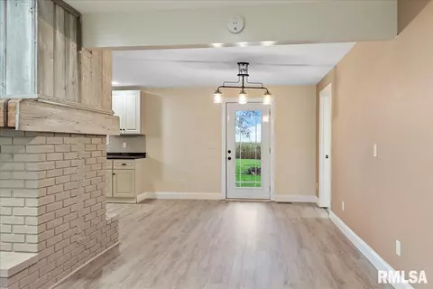 24365 Edwards St, Greenview, IL 62642 photo 27