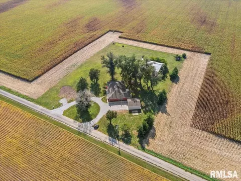 24365 Edwards St, Greenview, IL 62642 photo 7