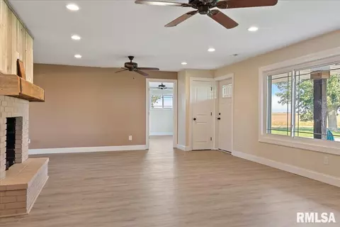 24365 Edwards St, Greenview, IL 62642 photo 14