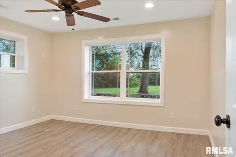 24365 Edwards St, Greenview, IL 62642 photo 36