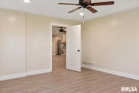 24365 Edwards St, Greenview, IL 62642 photo 33