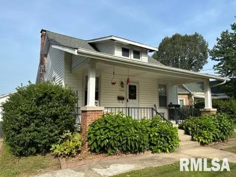 1215 S East St, Jacksonville, IL 62650