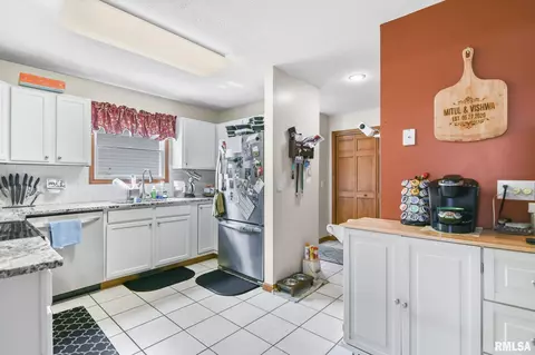 2802 Cronin Dr, Springfield, IL 62711 photo 8