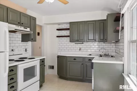 2209 S Spring St, Springfield, IL 62704 photo 10